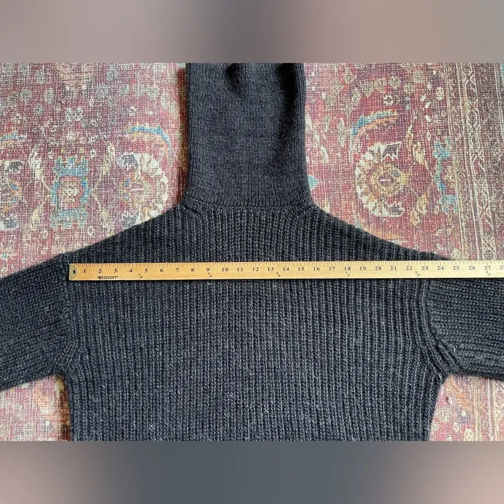 Women’s Small H&M Heavy Warm knit wool blend Black Turtleneck Sweater